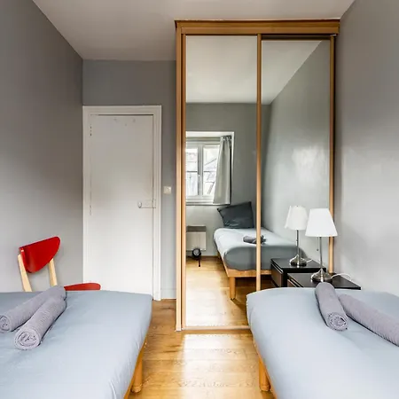 Luxurious 2 Bedroom Tour Eiffel Bourdonnais Free Netflix París