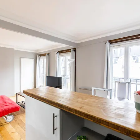 Luxurious 2 Bedroom Tour Eiffel Bourdonnais Free Netflix Paris